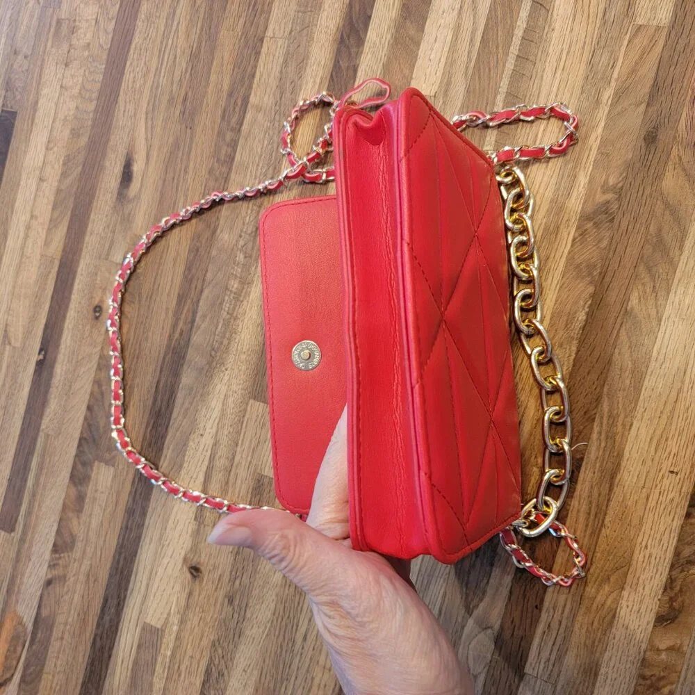 BEBE Red Quilted Faux Leather Crossbody Purse w Gold Chain Handstrap